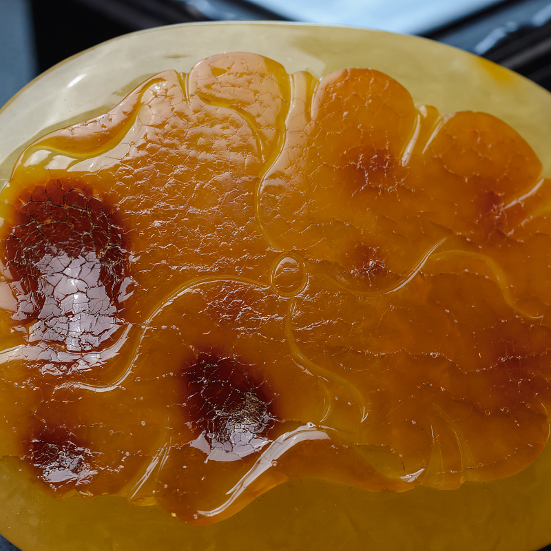 波罗的海天然带皮俏色蜜蜡吊坠-红掌柜