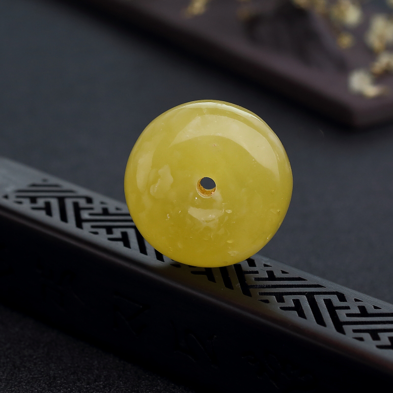 鸡油黄蜜蜡平安扣吊坠-红掌柜