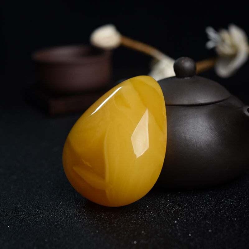 波罗的海鸡油黄蜜蜡水滴吊坠-红掌柜