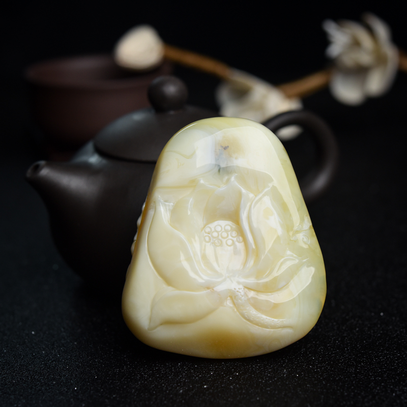 蜜蜡连年有余吊坠-红掌柜