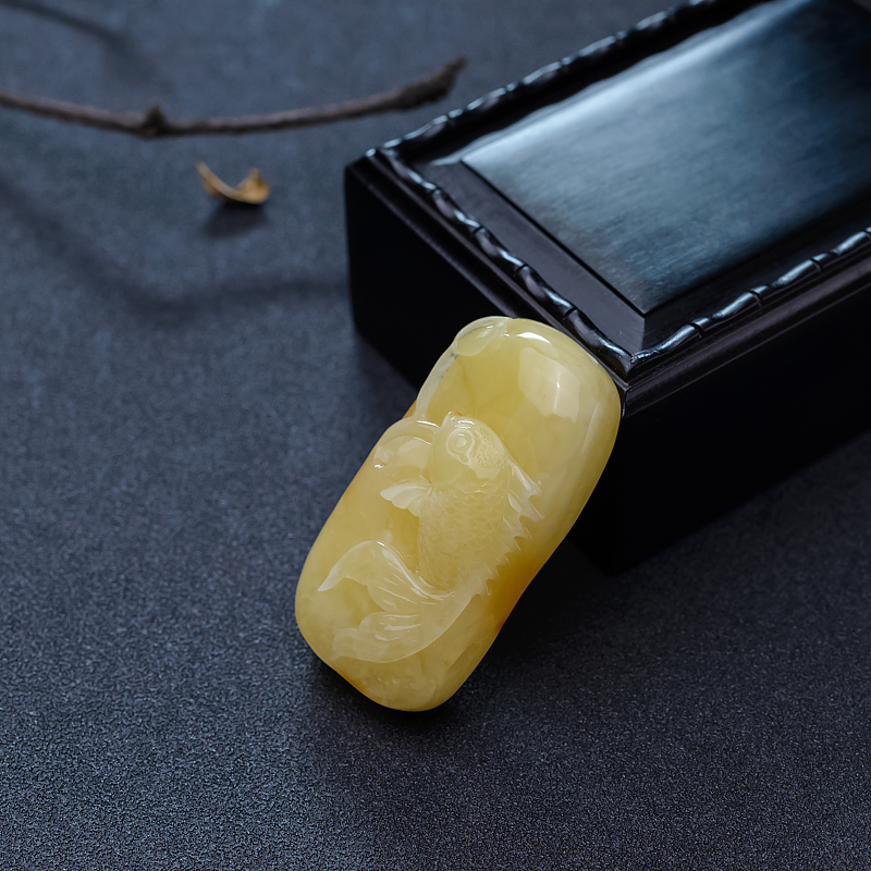 蜜蜡连年有余吊坠-红掌柜