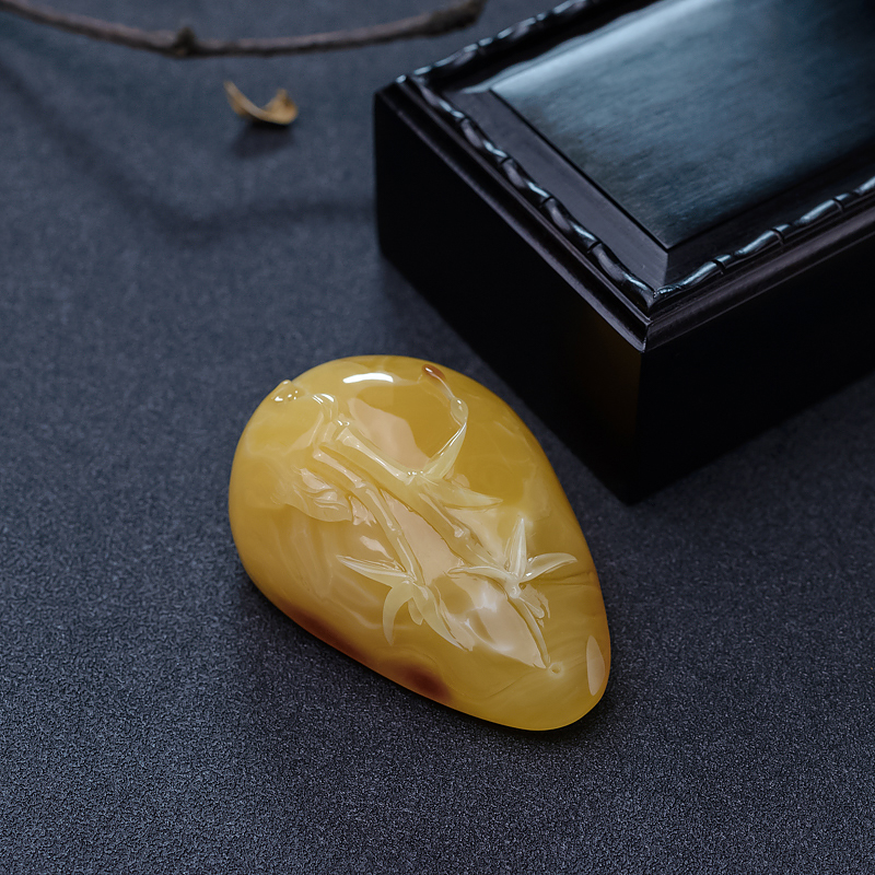 鸡油黄蜜蜡竹节吊坠-红掌柜