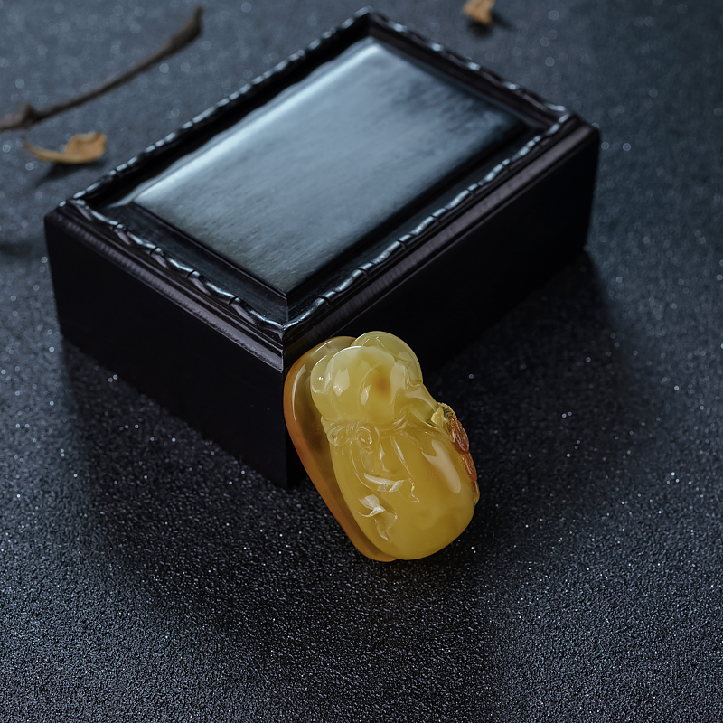 带皮蜜蜡钱袋吊坠-红掌柜