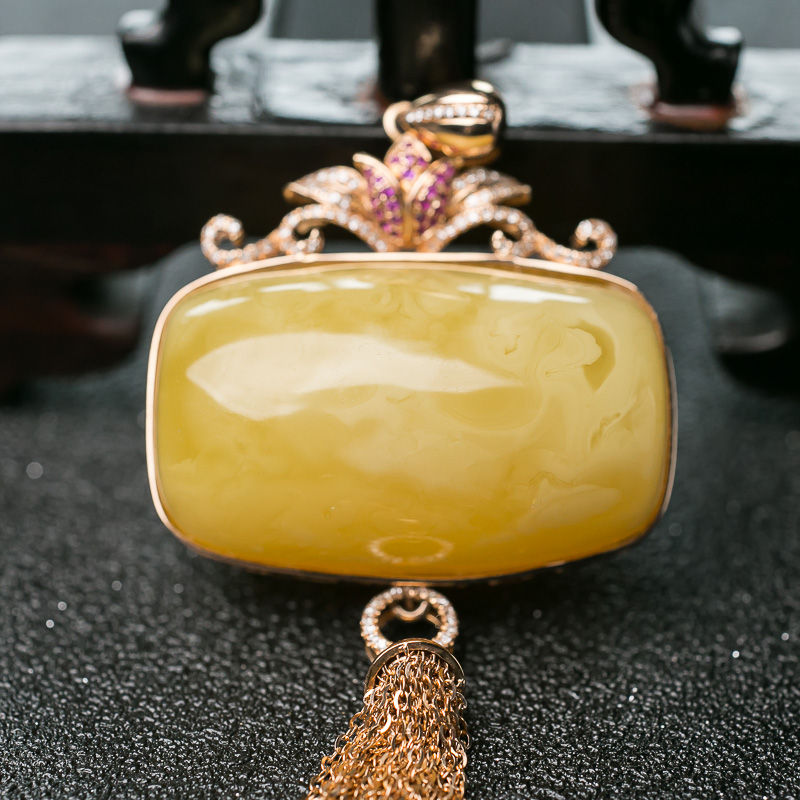 18K鸡油黄蜜蜡桶珠吊坠-红掌柜