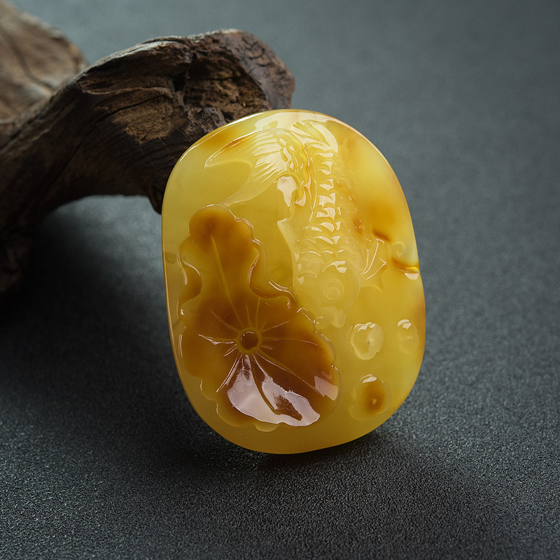 蜜蜡连年有余吊坠-红掌柜