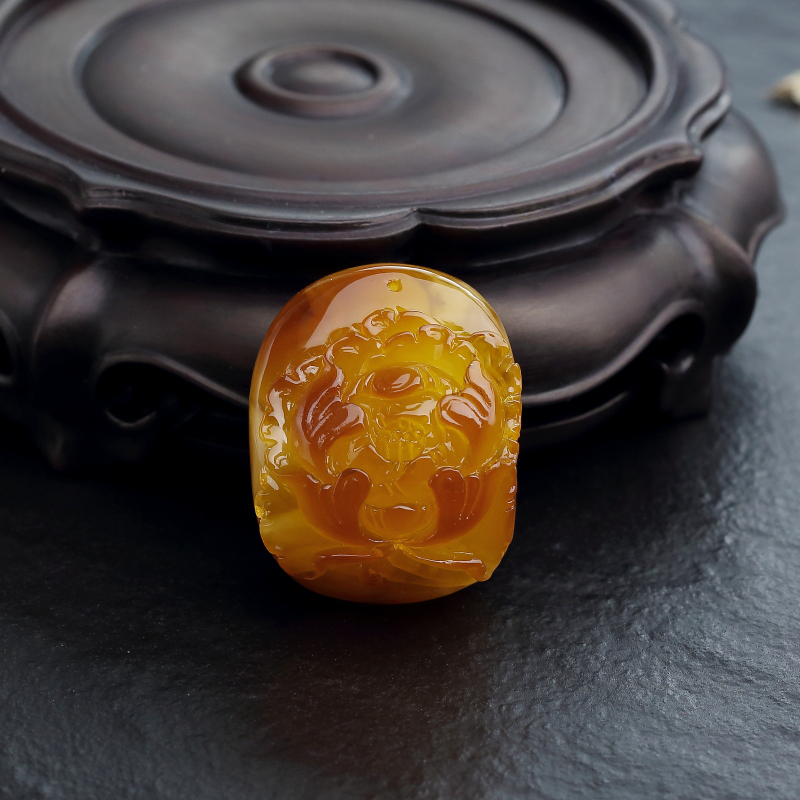 波罗的海天然俏色蜜蜡花吊坠-红掌柜