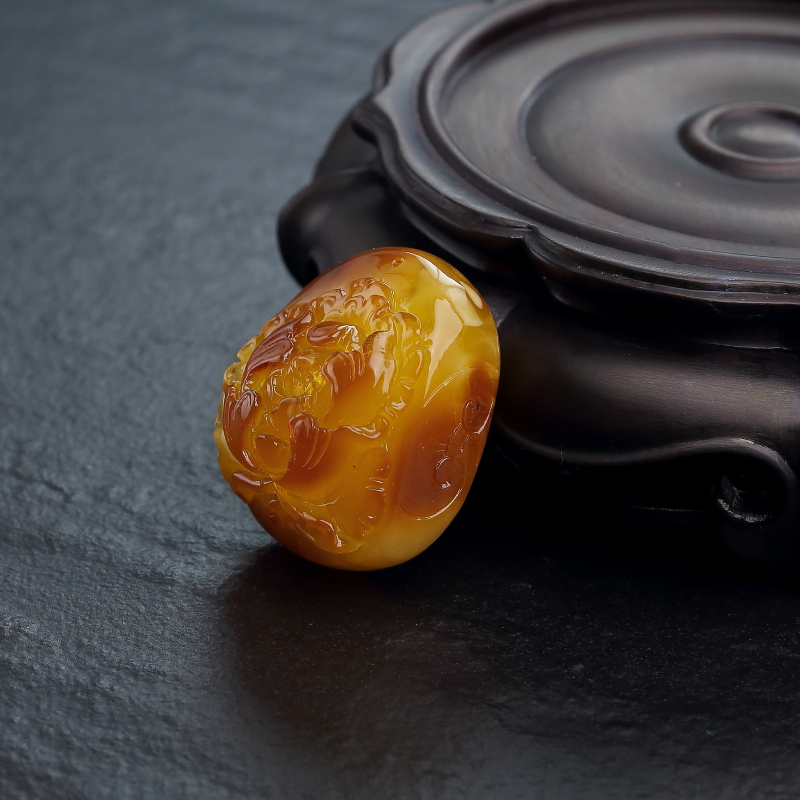 波罗的海俏色蜜蜡花吊坠-红掌柜