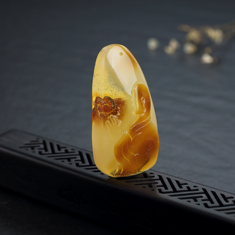 天然俏色蜜蜡一心向佛吊坠-红掌柜