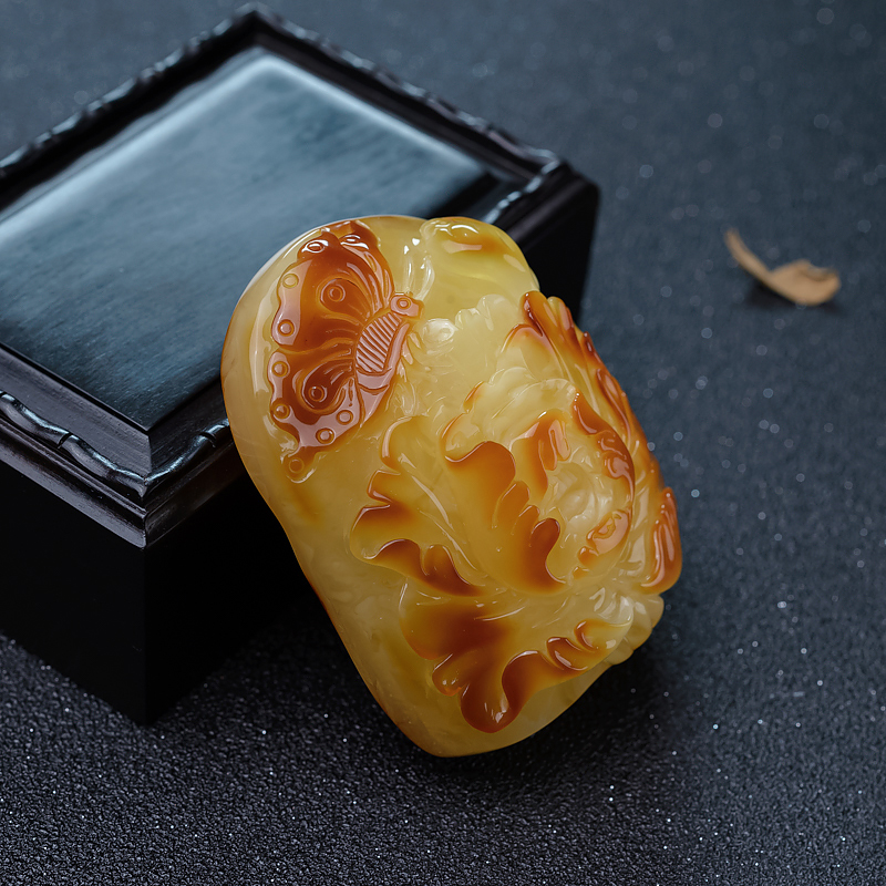 波罗的海俏色蜜蜡蝶恋花吊坠-红掌柜