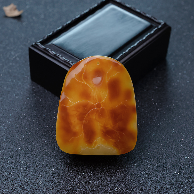 波罗的海天然蜜蜡蝶恋花吊坠-红掌柜