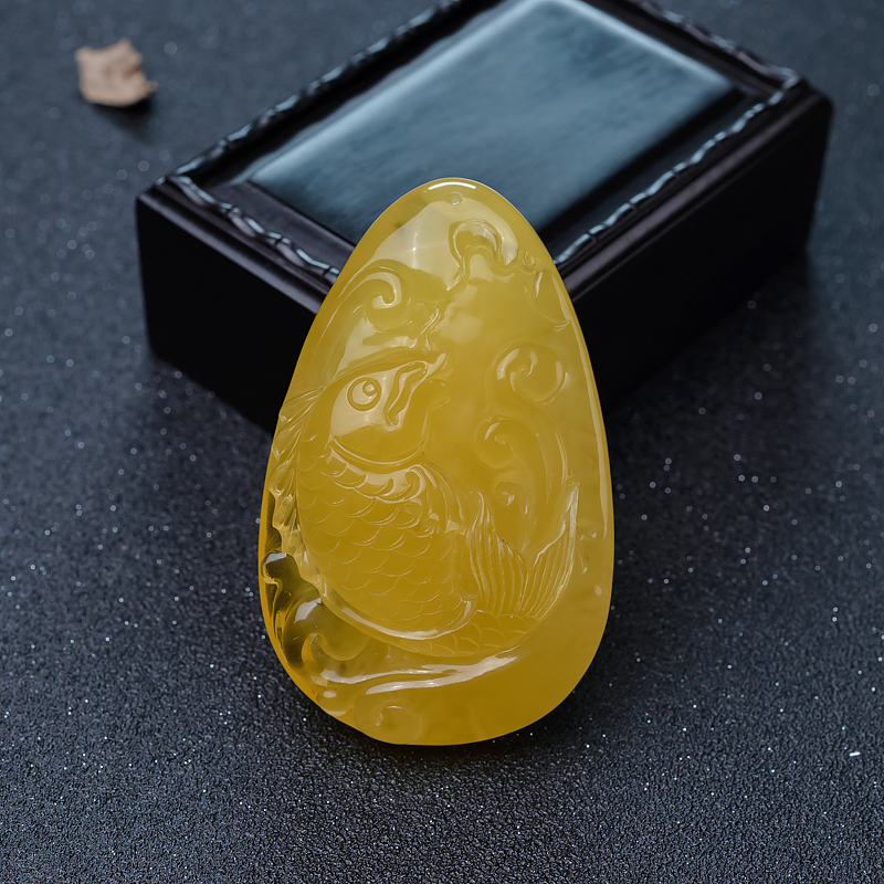 波罗的海天然鸡油黄蜜蜡年年有余吊坠-红掌柜