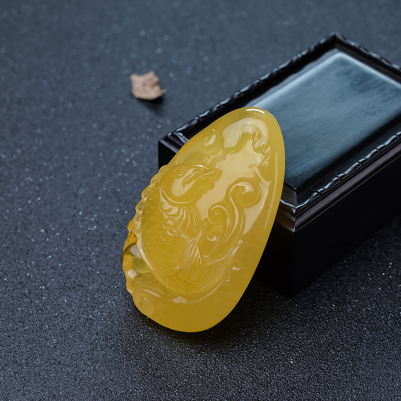 天然鸡油黄蜜蜡年年有余吊坠-红掌柜