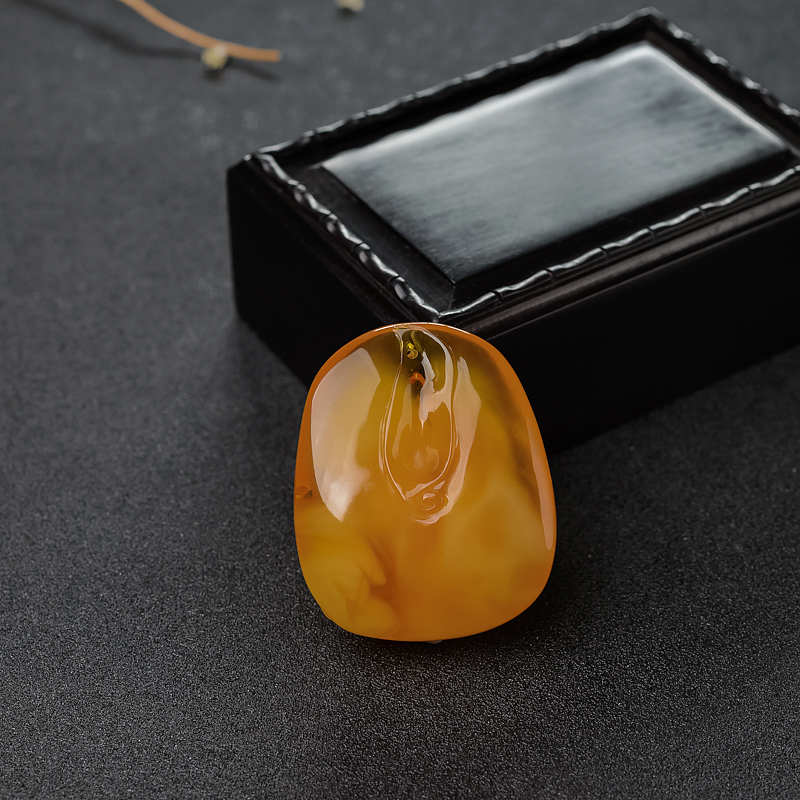 鸡油黄蜜蜡弥勒佛-红掌柜