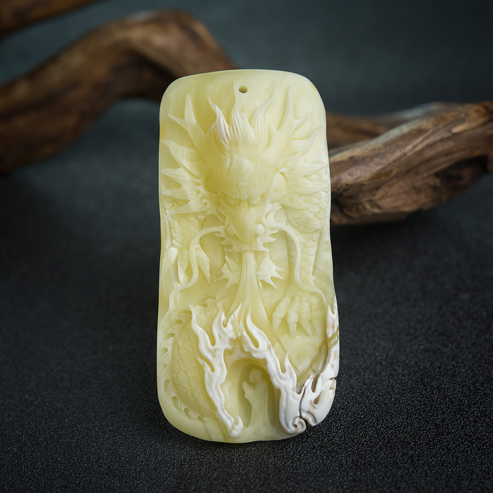 象牙白白蜜龙牌吊坠-红掌柜