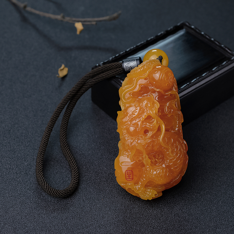波罗的海天然鸡油黄蜜蜡龙手把件-红掌柜