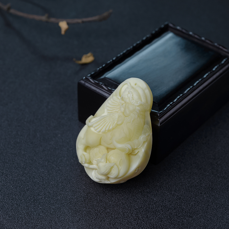 白蜜如虎添翼吊坠-红掌柜