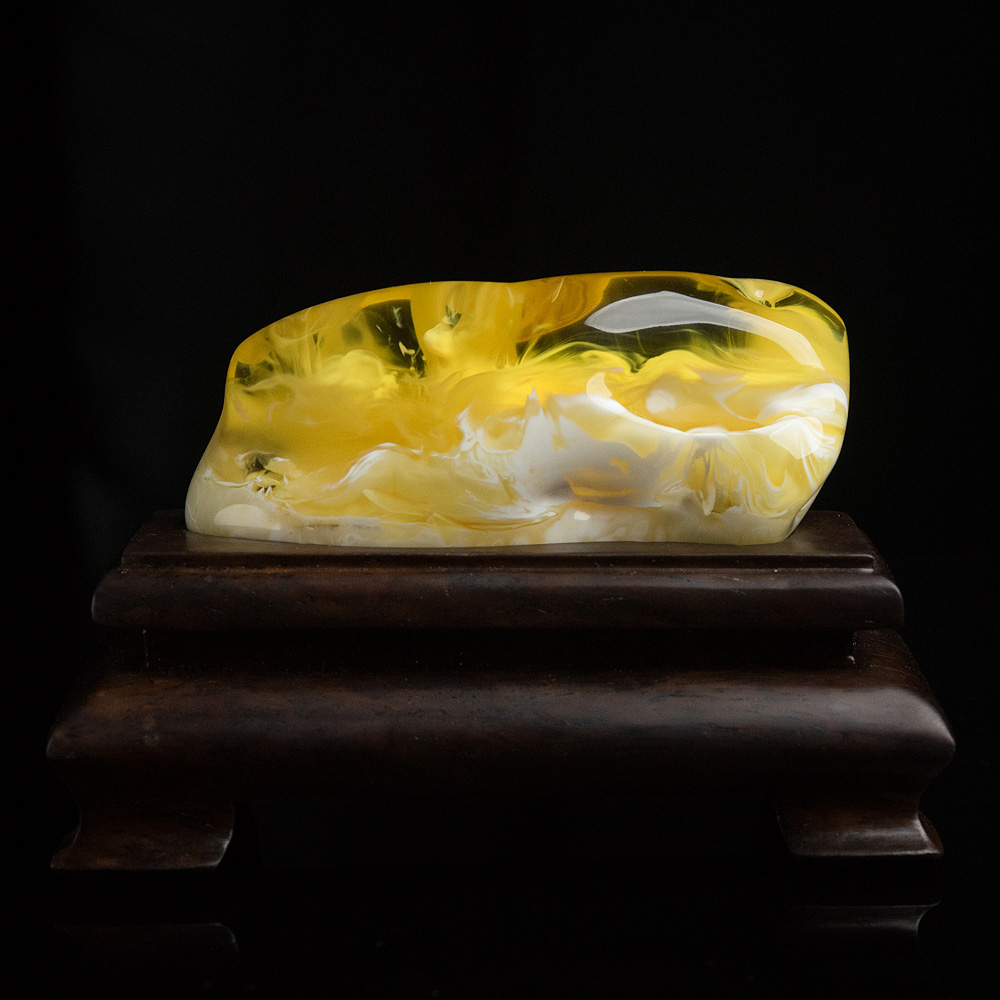 波罗的海白花蜜蜡随形摆件-红掌柜