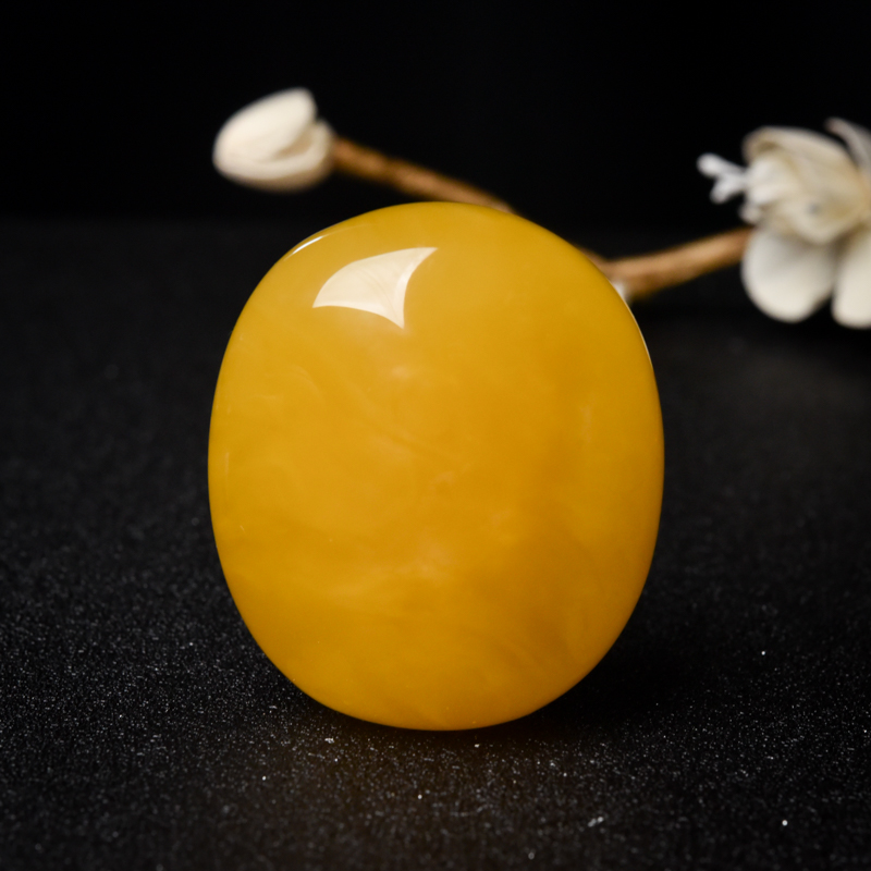 鸡油黄蜜蜡随形吊坠-红掌柜