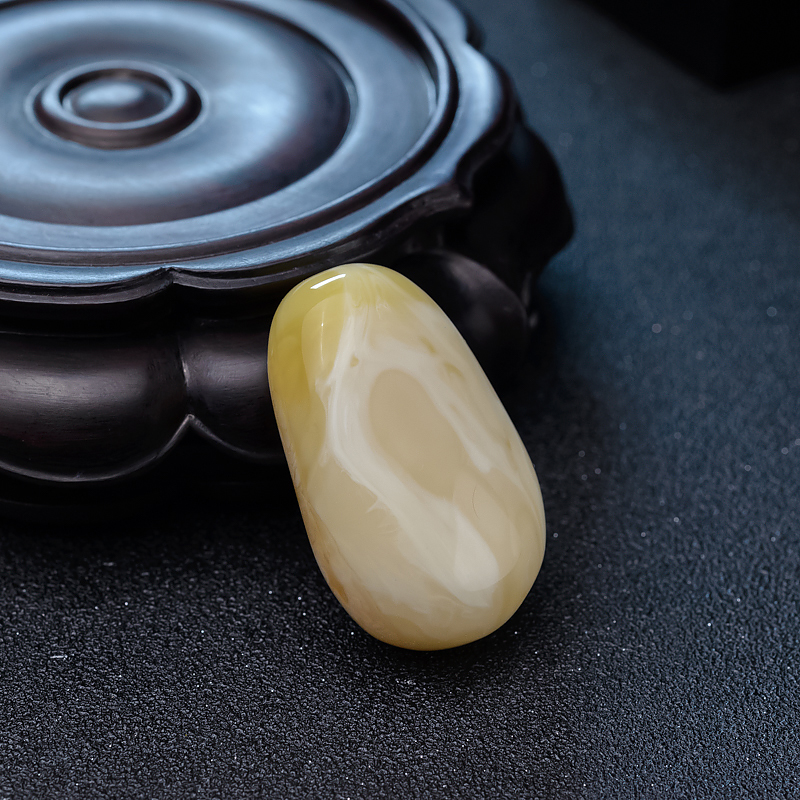 波罗的海天然蜜蜡随形吊坠-红掌柜