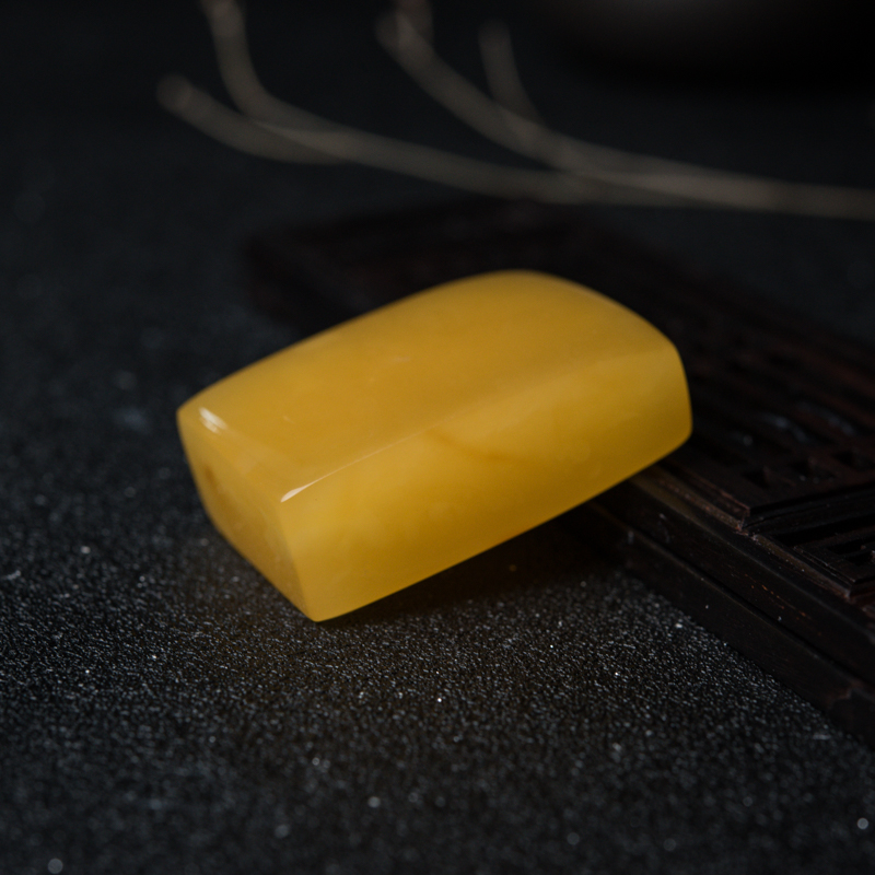 蜜蜡无事牌吊坠-红掌柜