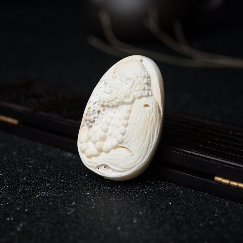 象牙白达摩吊坠-红掌柜