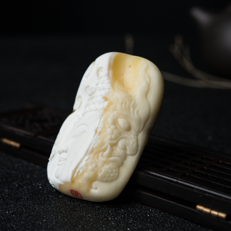 带皮白蜜吊坠-红掌柜