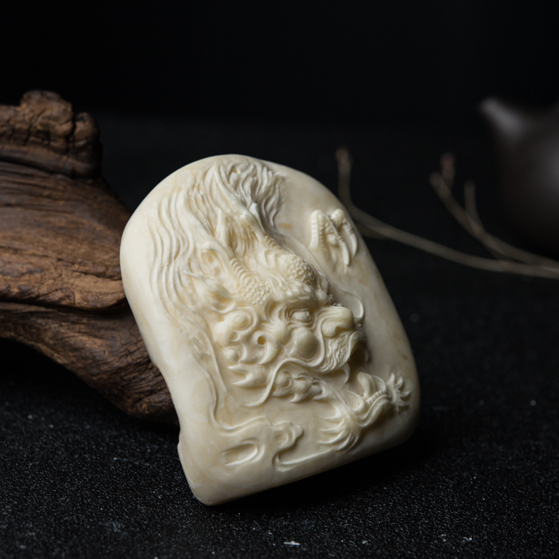 带皮象牙白白蜜吊坠-红掌柜