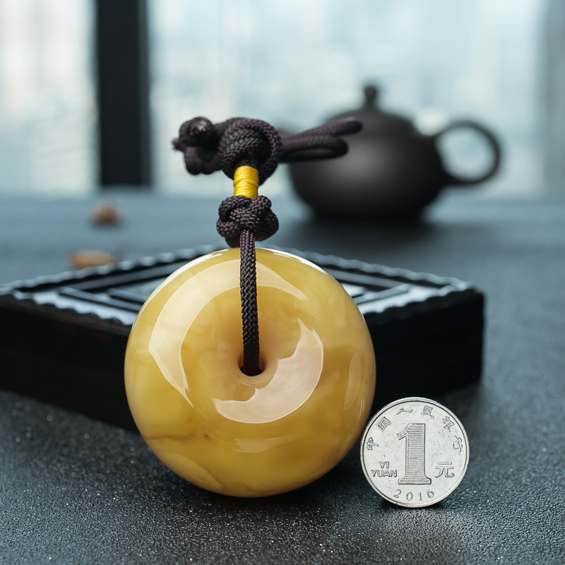 鸡油黄蜜蜡平安扣挂坠-红掌柜