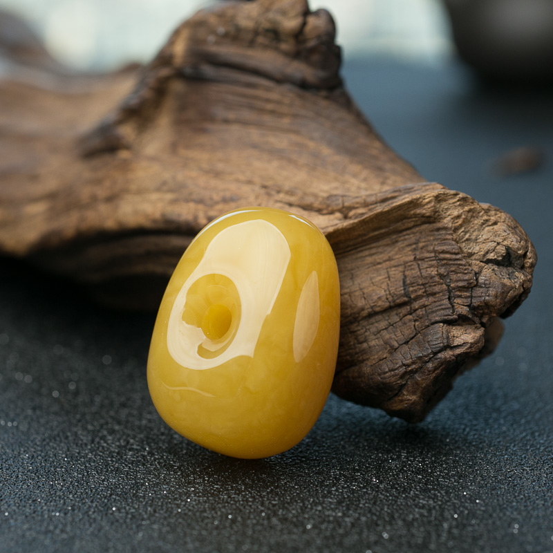 蜜蜡随形扣吊坠-红掌柜