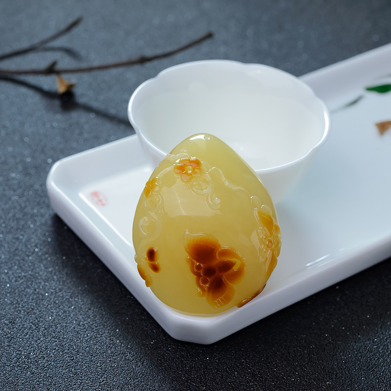 俏色蜜蜡蝶恋花吊坠-红掌柜