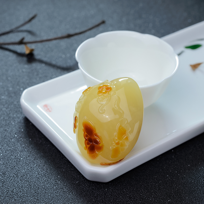 蜜蜡蝶恋花吊坠-红掌柜