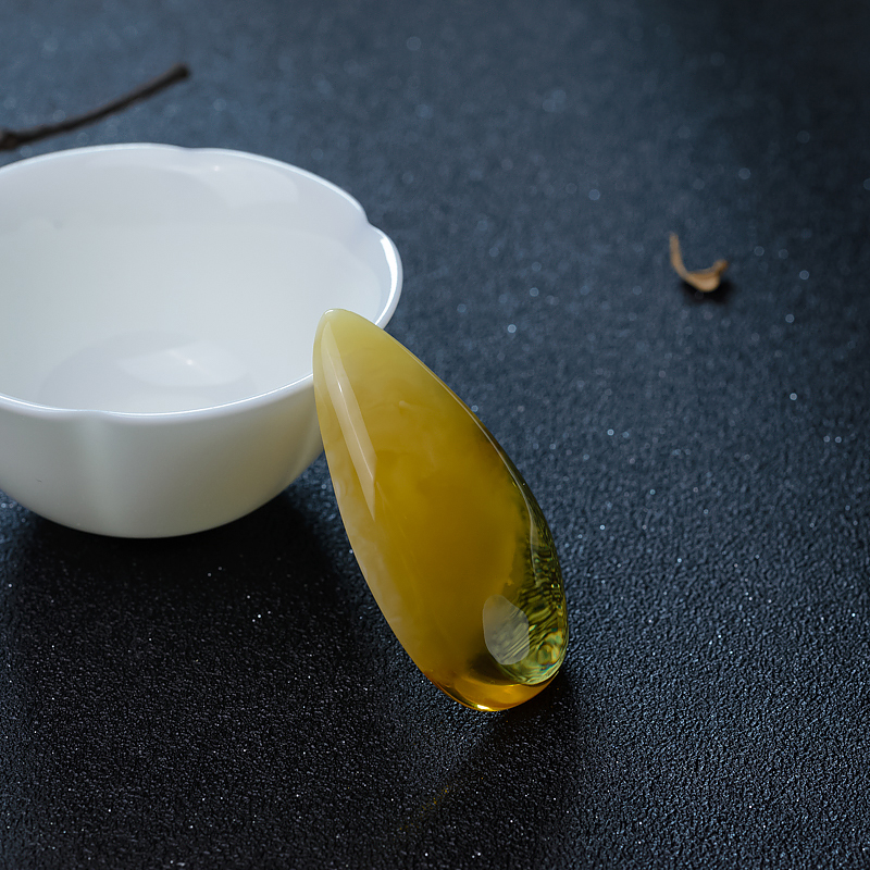 鸡油黄金绞蜜吊坠-红掌柜