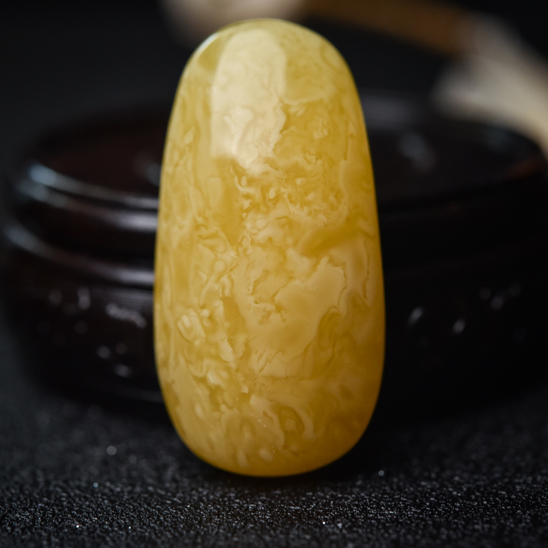 天然白花蜜蜡随形吊坠-红掌柜