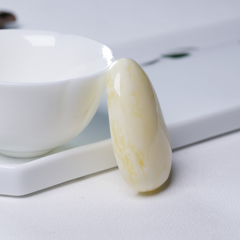 白蜜随形吊坠-红掌柜