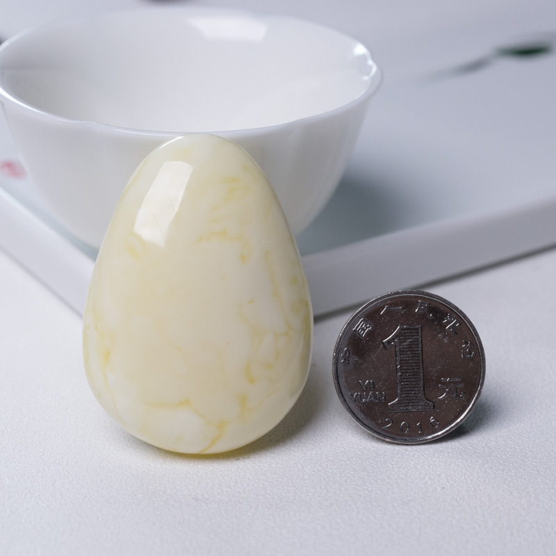 白蜜随形吊坠-红掌柜