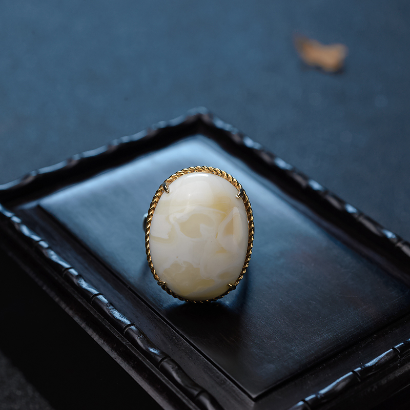 18K金镶白蜜戒指-红掌柜