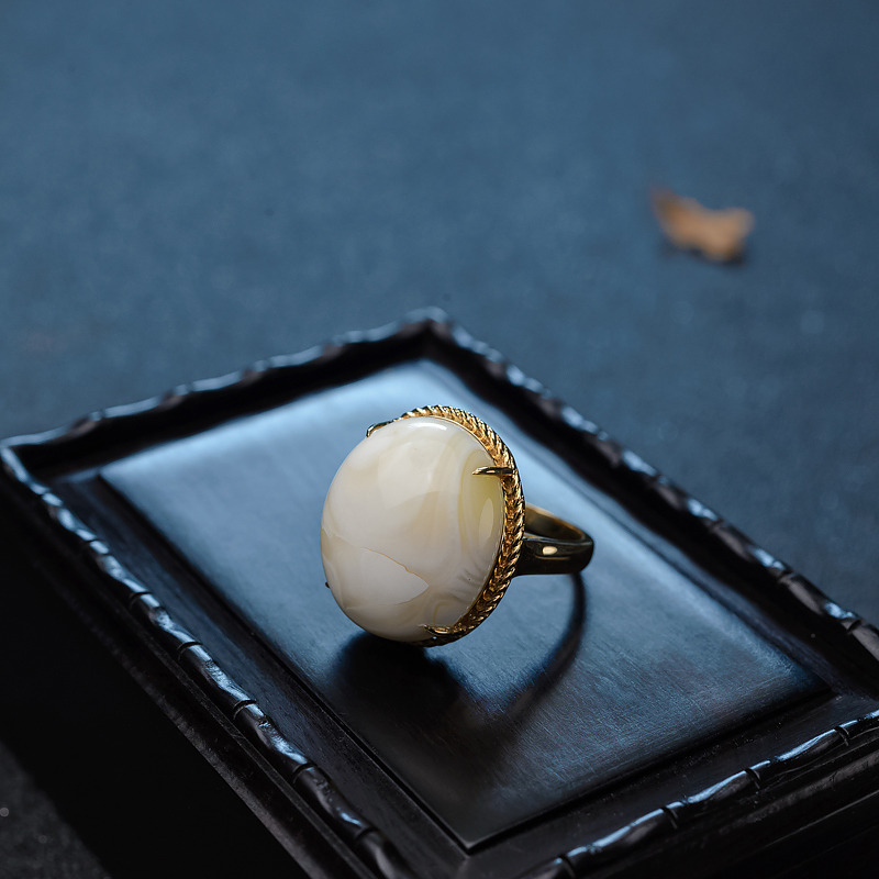 金镶白蜜戒指-红掌柜