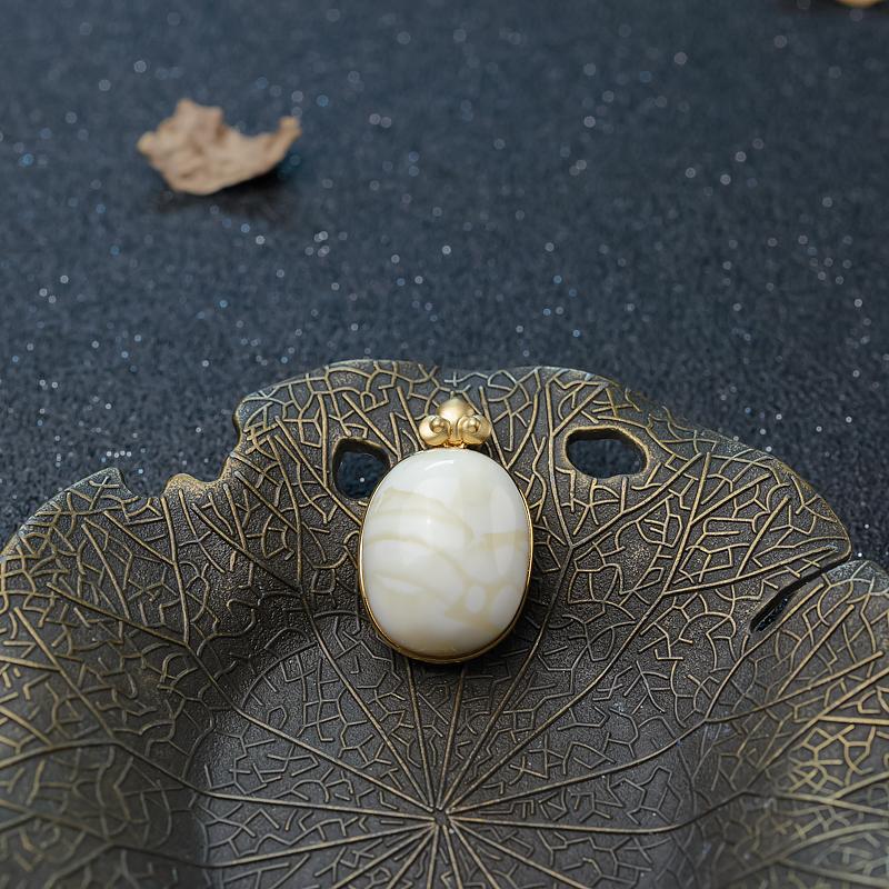 白蜜吊坠-红掌柜