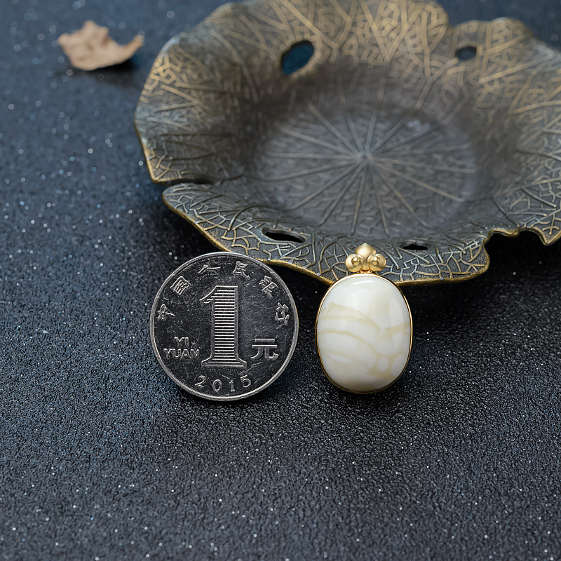 18K天然波罗的海瓷白白蜜吊坠-红掌柜