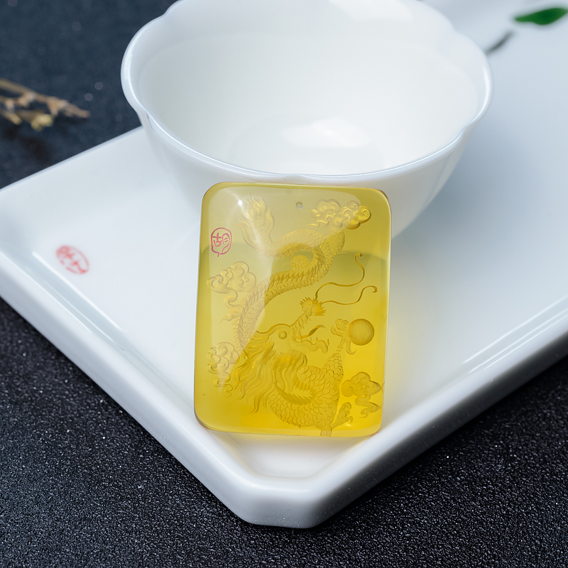 蓝珀龙牌吊坠-红掌柜