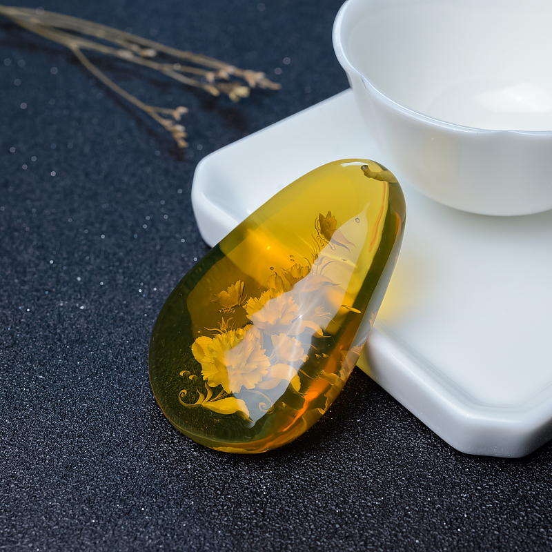 净水蓝珀蝶恋花吊坠-红掌柜