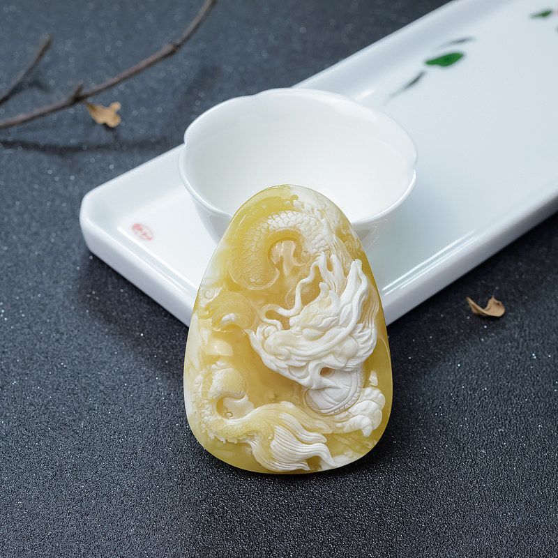 白花蜜蜡龙牌吊坠-红掌柜