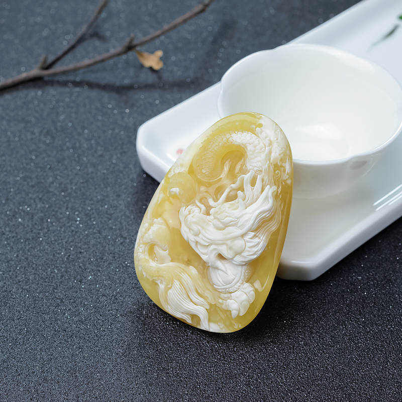 蜜蜡龙牌吊坠-红掌柜