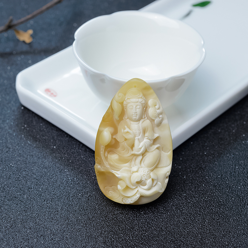 带皮白花蜜蜡观音吊坠-红掌柜