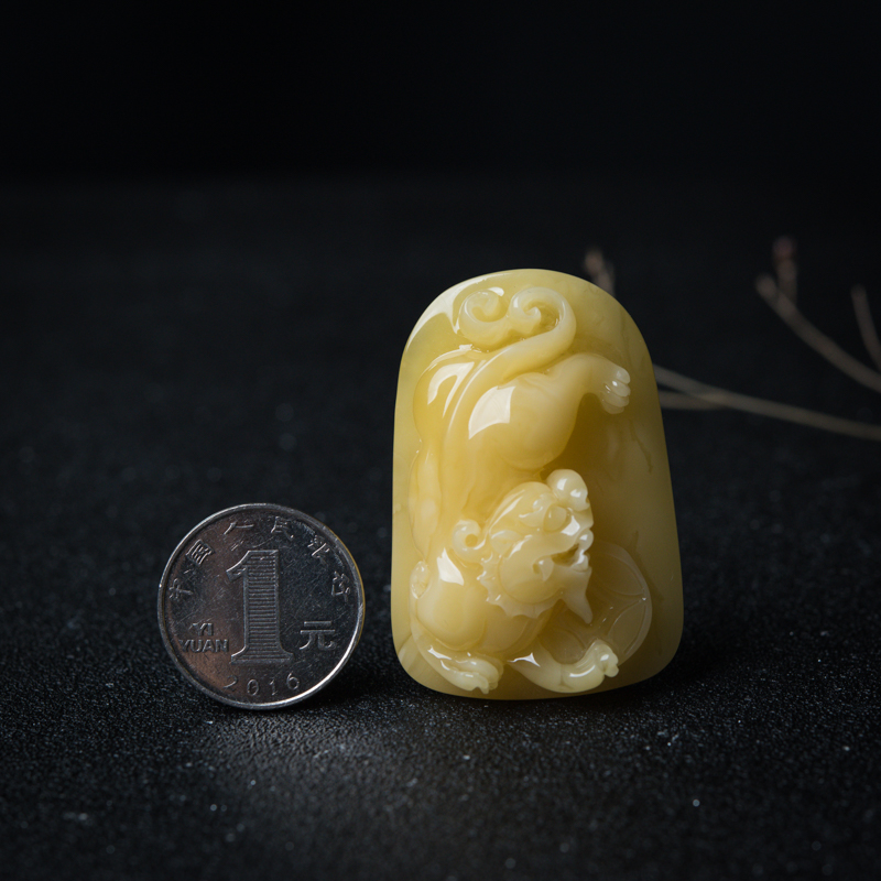 鸡油黄蜜蜡貔貅吊坠-红掌柜