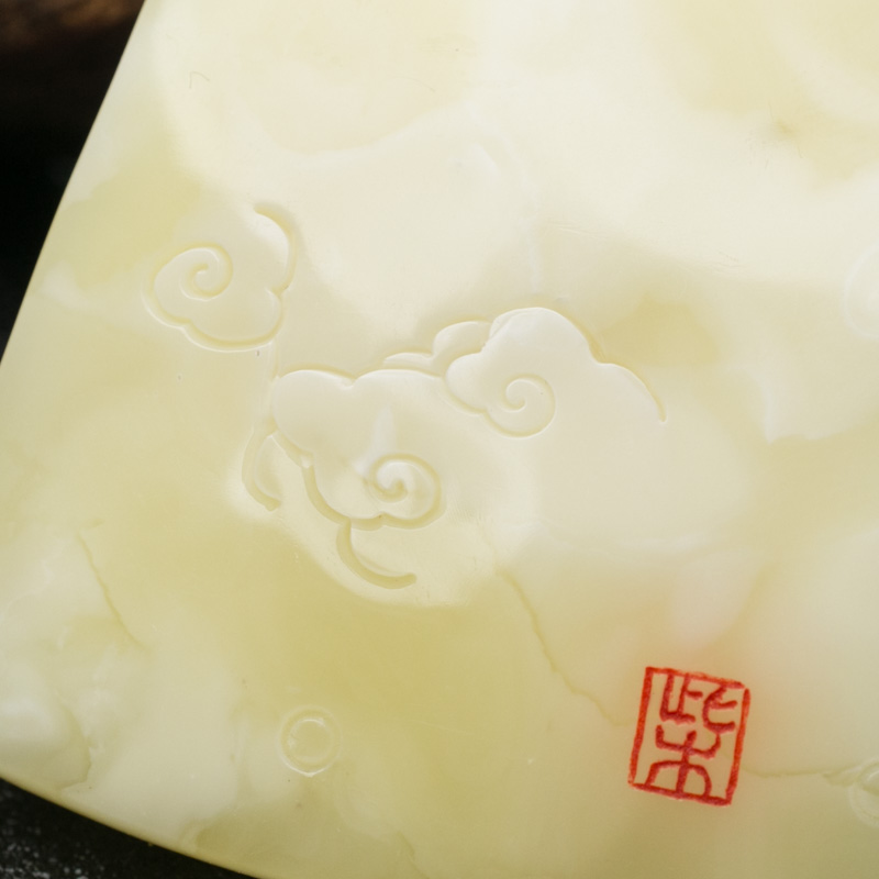 天然蜜蜡龙牌吊坠-红掌柜