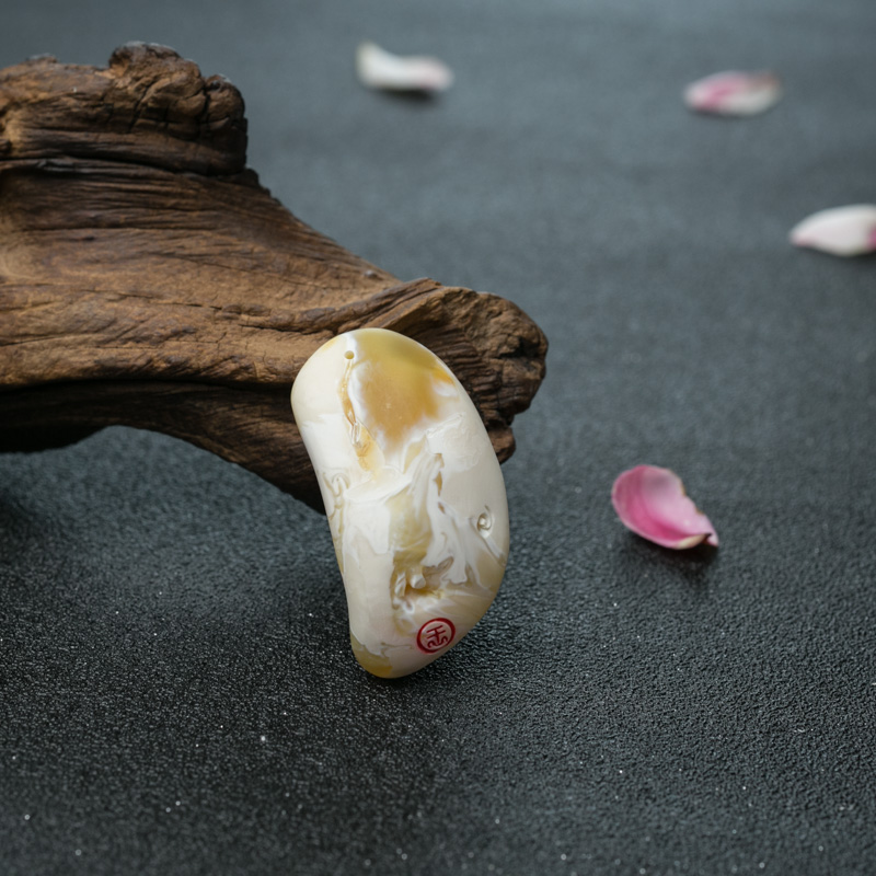 蜜蜡观音吊坠-红掌柜