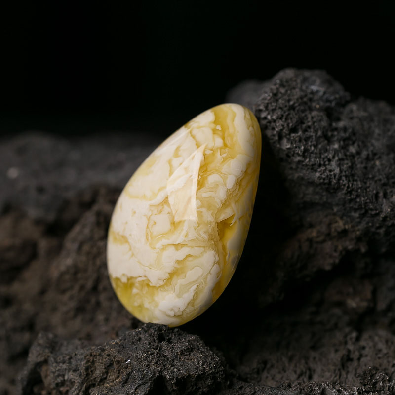 蜜蜡水滴吊坠-红掌柜