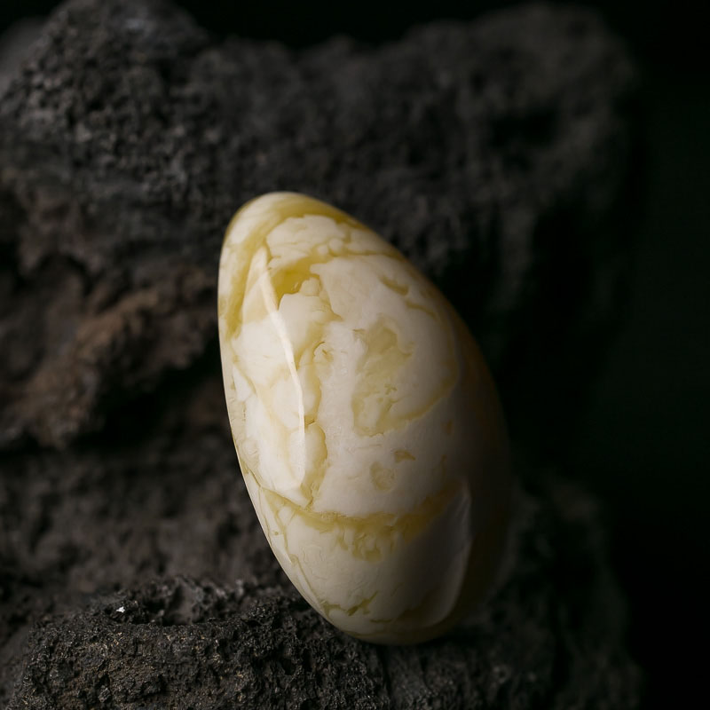 蜜蜡水滴吊坠-红掌柜