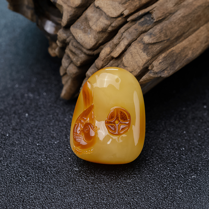 波罗的海天然带皮俏色蜜蜡喜在眼前吊坠-红掌柜